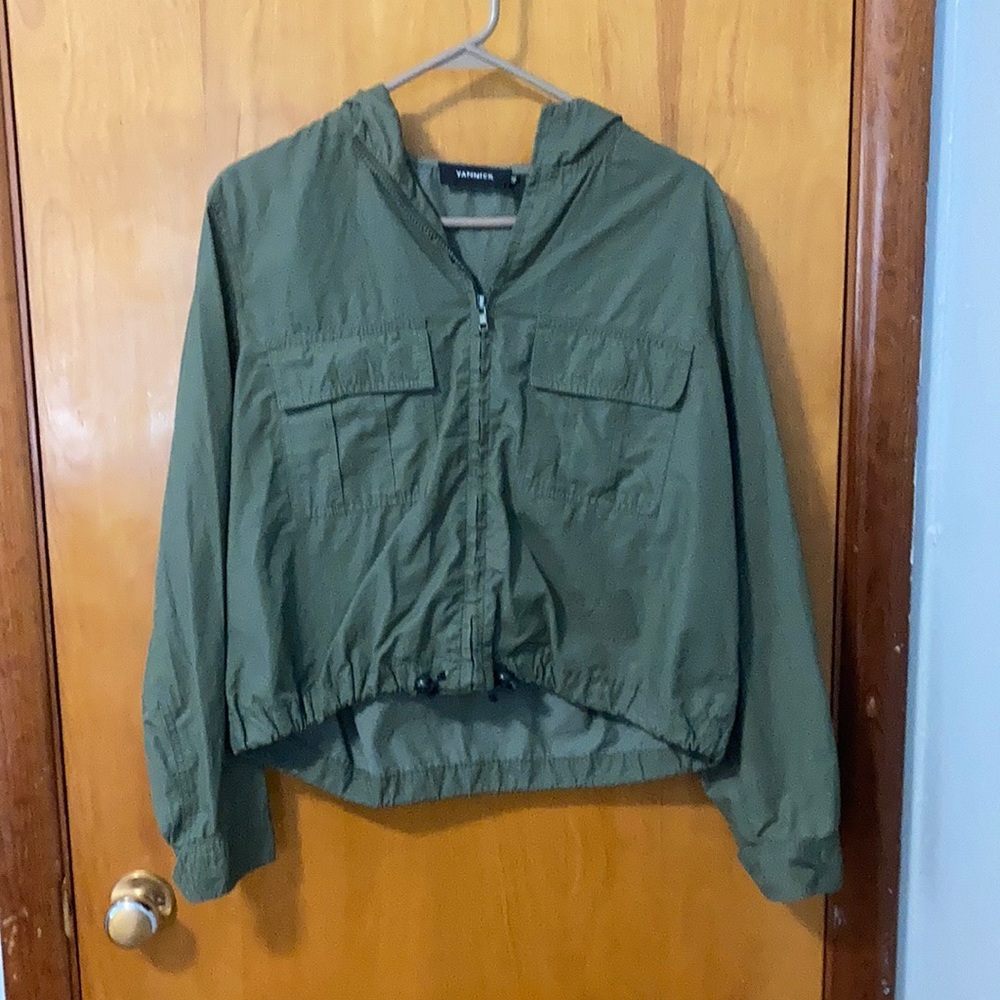 3/25$ Cute light weight wind breaker